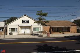 Mastic Closed
